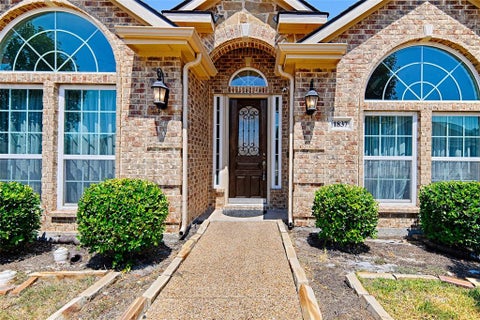 Photo of 1837 Lakeview Drive, DeSoto, TX 75115 (MLS # 21372888)