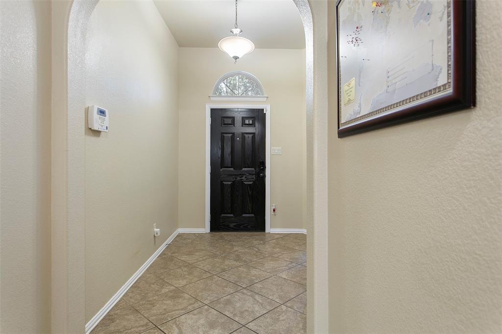 2525 Canyon Wren Lane