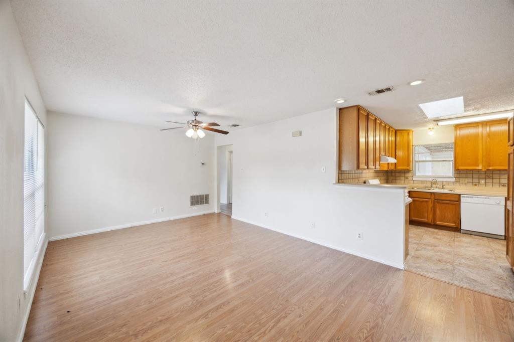 Valwood Pk Add 6th Instl - Residential Lease