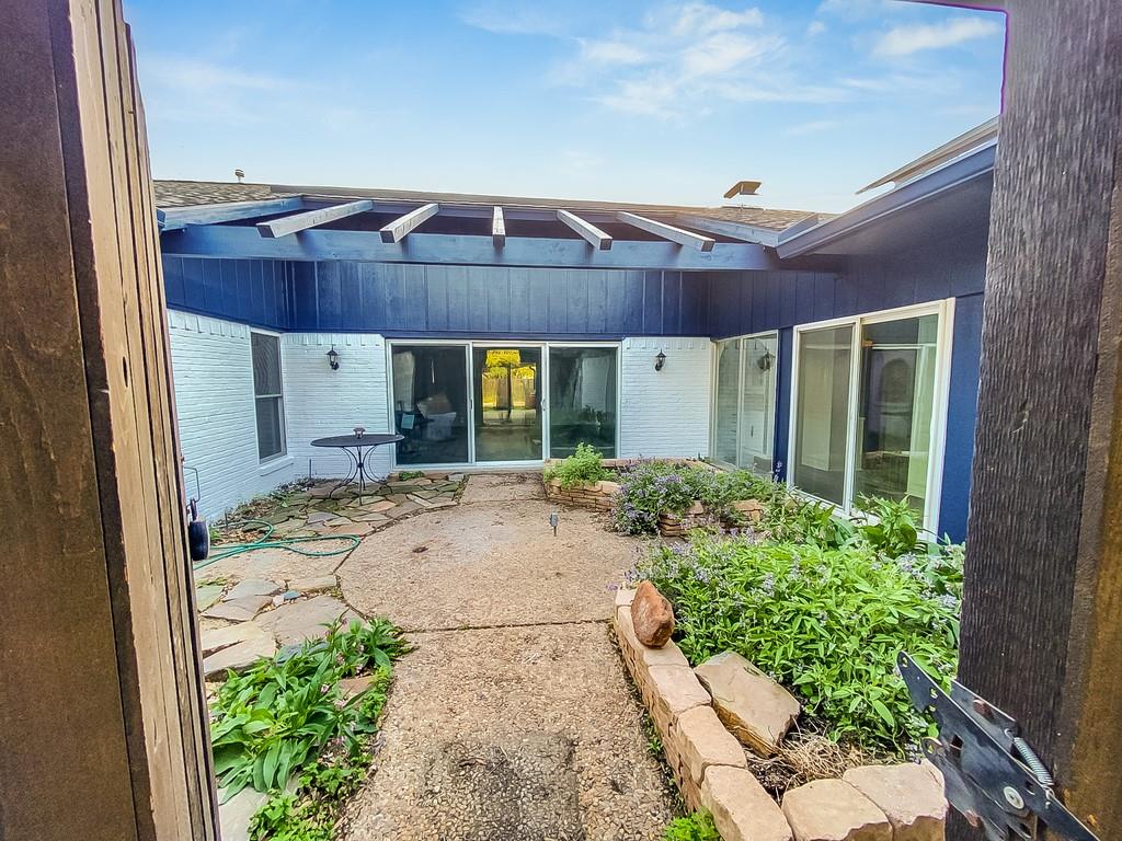 3309 S Country Club Road