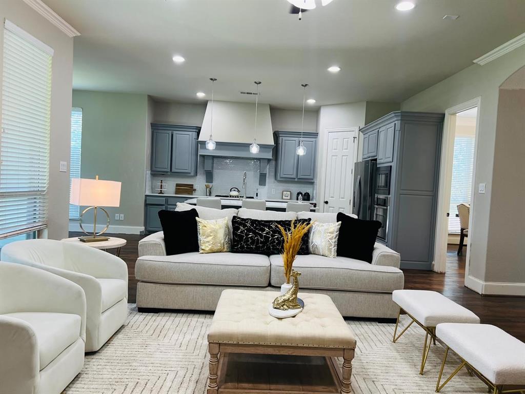 14669 Foxbriar Lane