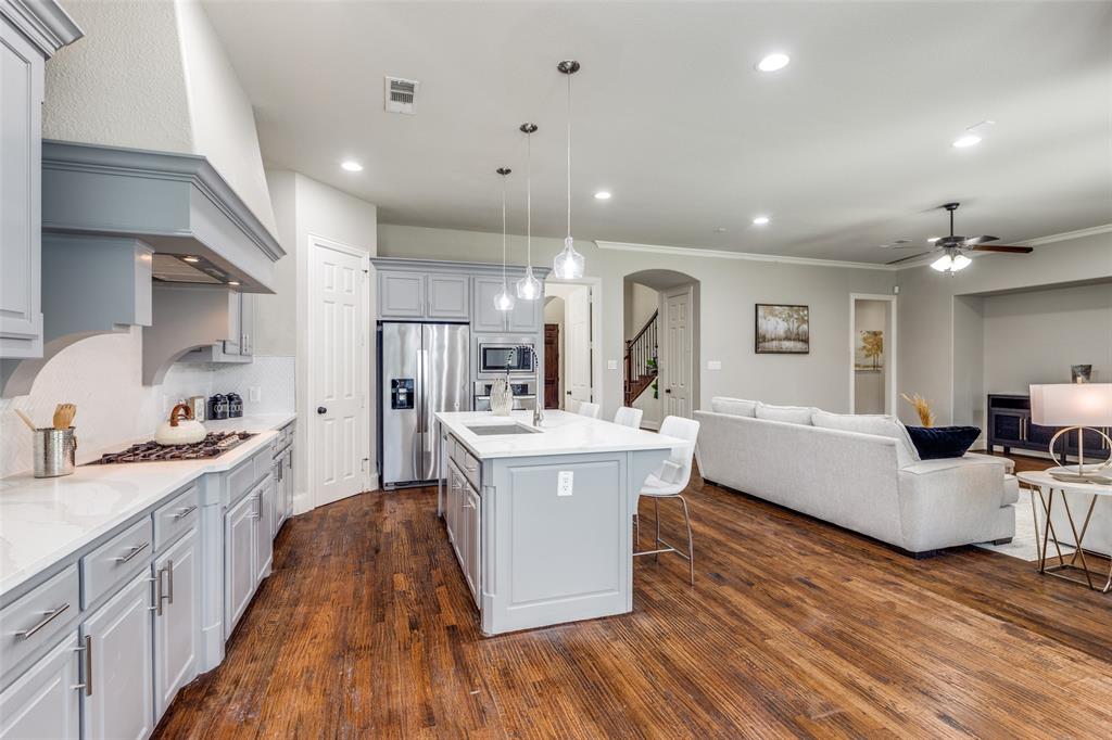 14669 Foxbriar Lane