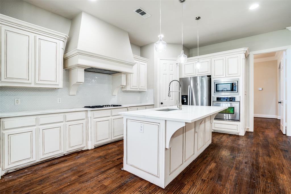 14669 Foxbriar Lane