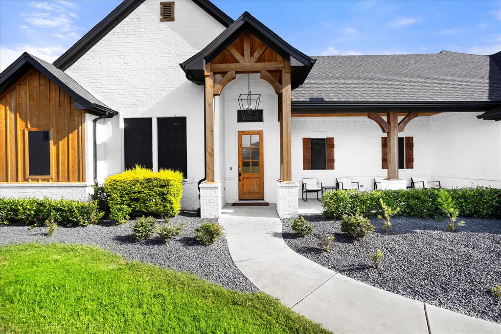 1074 Pioneer Crossing