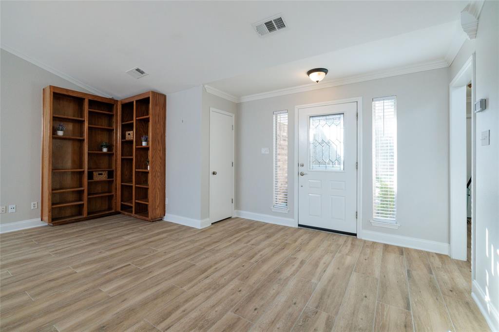 5 Llano Drive