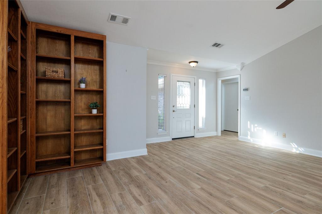 5 Llano Drive