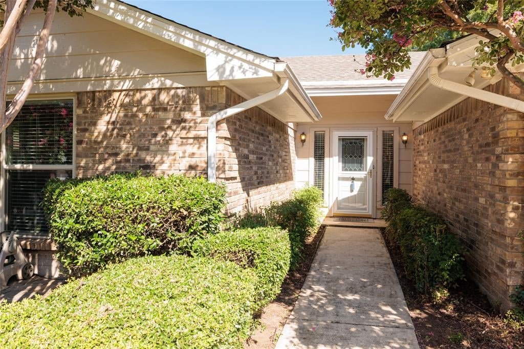 5 Llano Drive