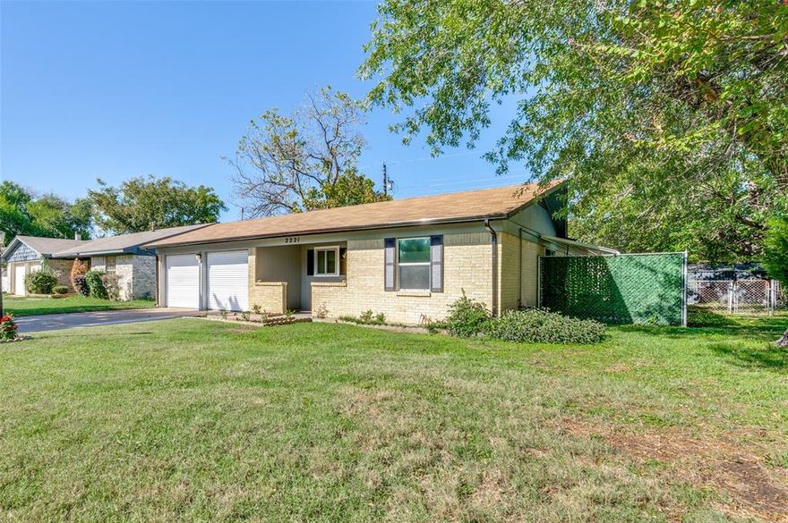 Nice three bedroom and two full bath home with hot tub off garage in bonus room ready to make it your own.  Enter into home with spacious living and dining that leads right to outside space through slider door to the side yard.  To the left is breakfast nook, eat-in galley kitchen.  On to garage with easy access to laundry hook ups and out back to fun enclosed hot tub bonus room-space.  Straight back to three bedrooms and two full baths.  All ready for your personal touches.  Great bones, located in the heart of the metroplex and affordably priced.