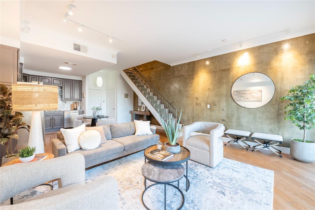 Renaissance On Turtle Creek Condo - Residential