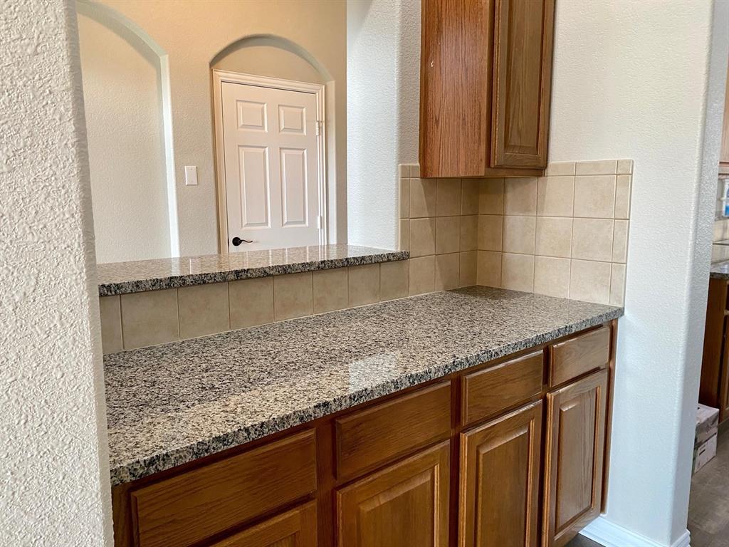 1813 Glen Aerie Lane