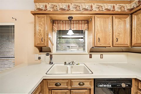 Tiny photo for 1219 Dirkson Street, Weatherford, TX 76087 (MLS # 21099266)