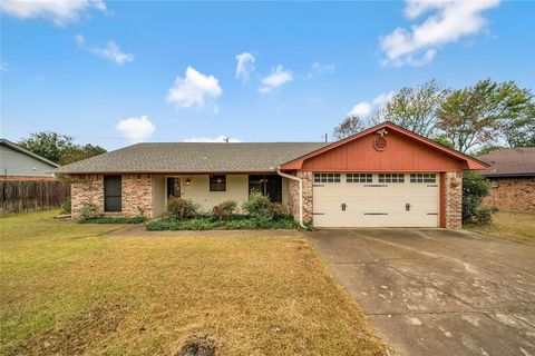 Photo of 1219 Dirkson Street, Weatherford, TX 76087 (MLS # 21099266) Photo of 1219 Dirkson Street, Weatherford, TX 76087 (MLS # 21099266)