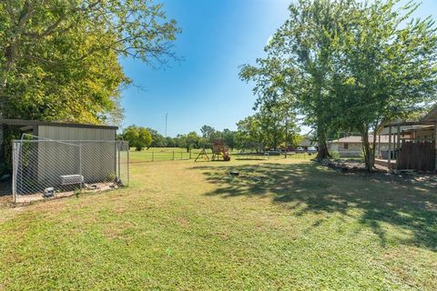 Tiny photo for 4137 FM 1568, Campbell, TX 75422 (MLS # 21197125)