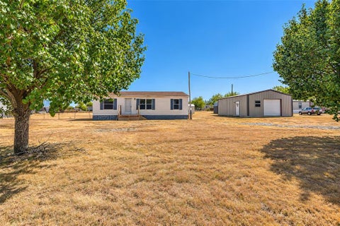 Photo of 136 Private Road 4907, Haslet, TX 76052 (MLS # 21391022)