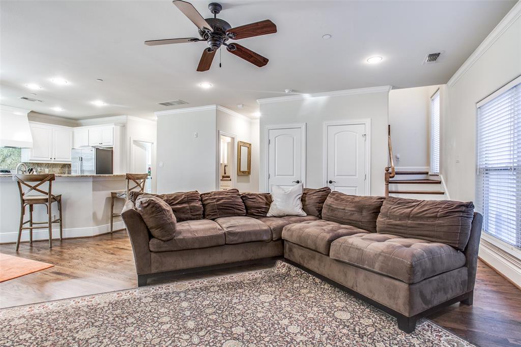 4524 Emerson Condos - Residential