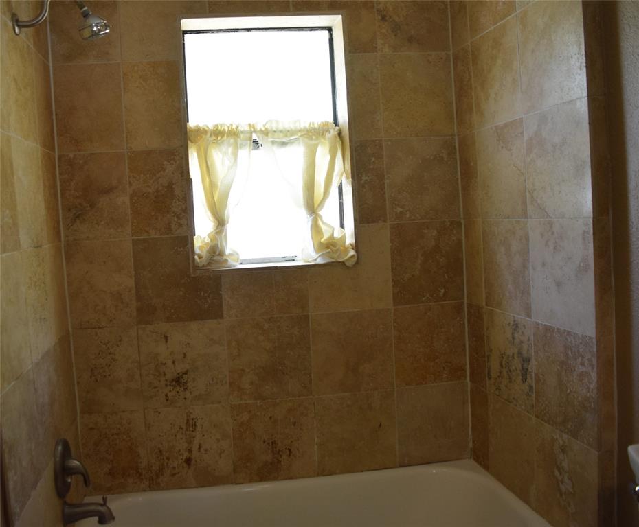 JW Anderson Abst 18 Page 150 - Residential Lease