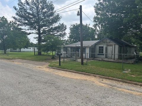 209 W Church Olney TX 76374