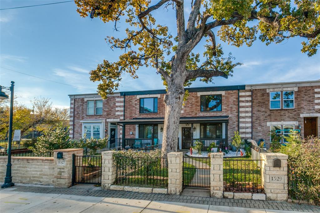 Seegar Row Twnhms - Residential