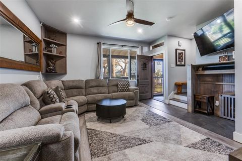 1529 Seegar Street Dallas TX 75215