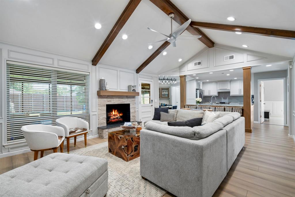 2812 Carriage Lane