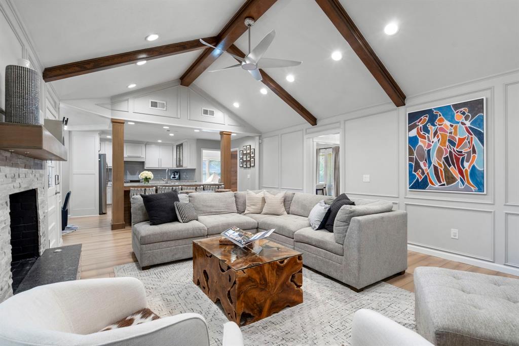2812 Carriage Lane