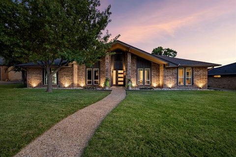 2812 Carriage Lane Carrollton TX 75006