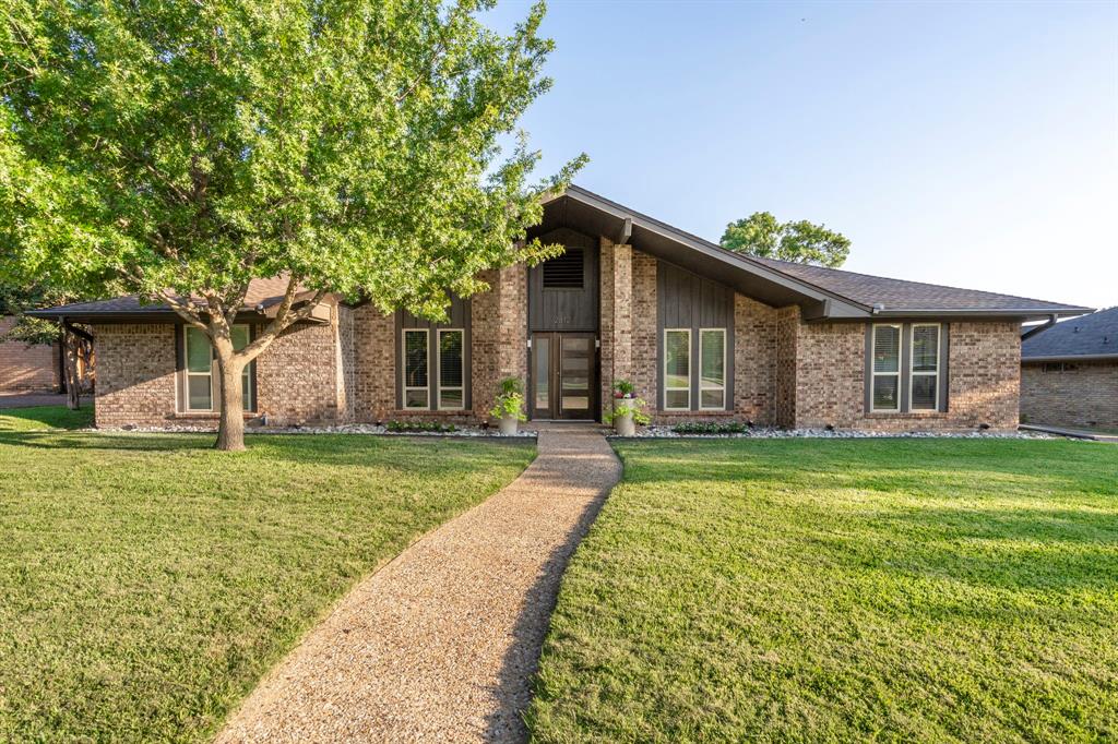 2812 Carriage Lane
