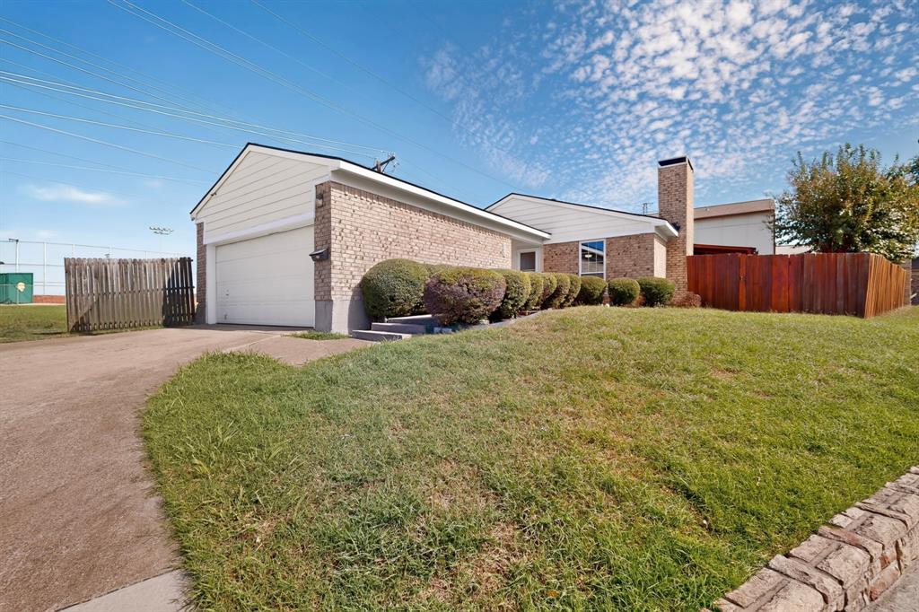 2228 Bunker Hill Drive