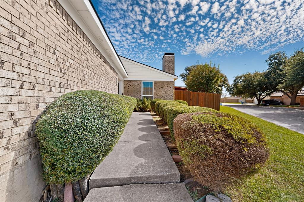 2228 Bunker Hill Drive