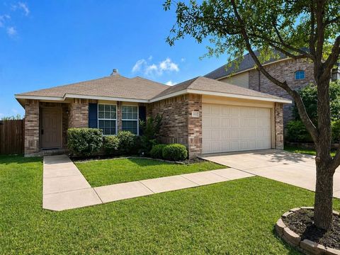 Photo of 1312 Amazon Drive, Fort Worth, TX 76247 (MLS # 21248040)