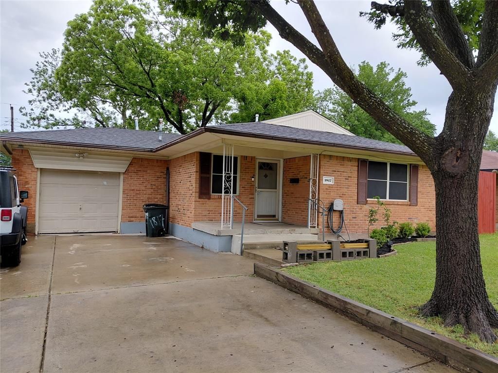 Photo of 1817 Belmont Street, Mesquite, TX 75149 (MLS # 21214009)