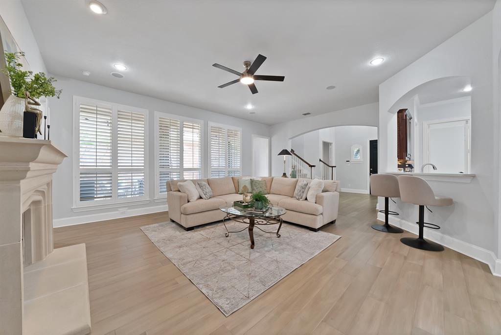 4032 Navarro Way