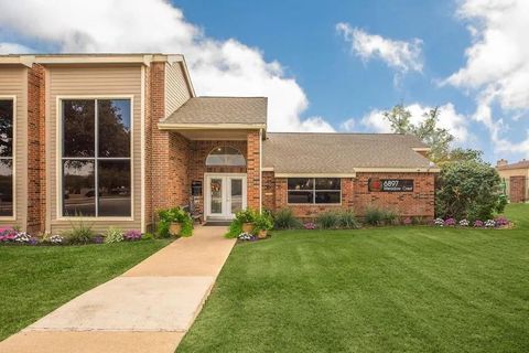 Photo of 6897 Meadow Road, North Richland Hills, TX 76182 (MLS # 21205502)