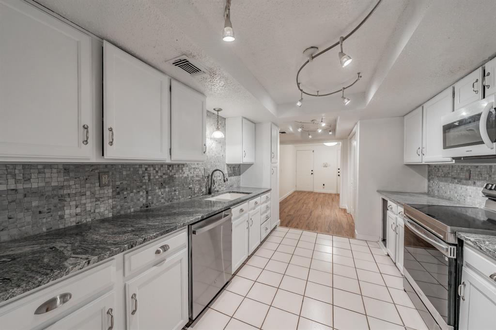 Shady Brook Twnhs Add - Residential