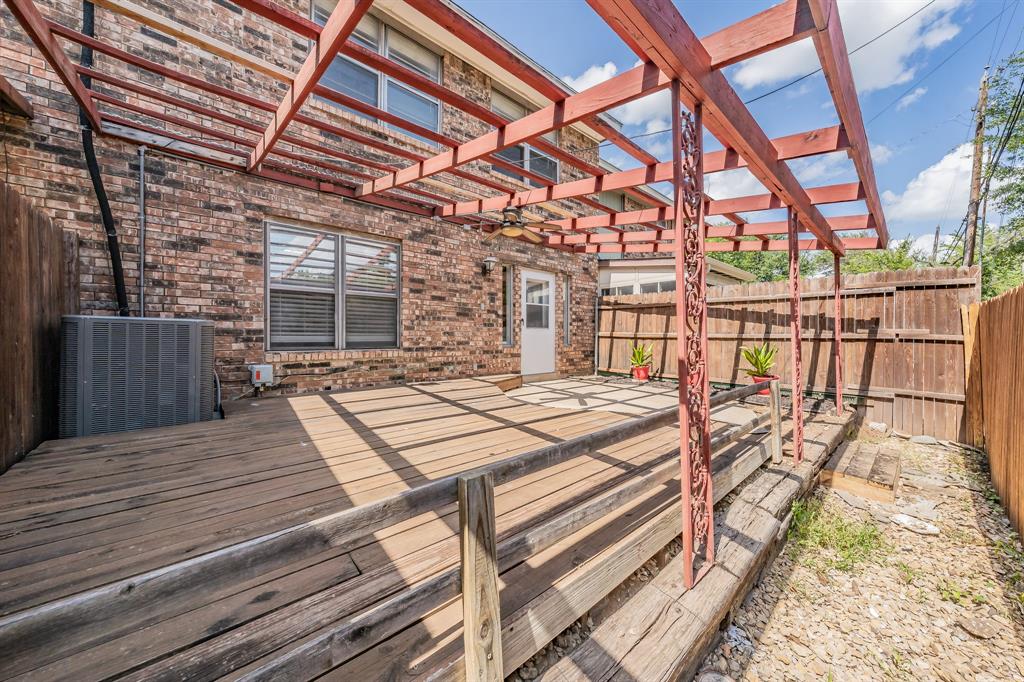 Shady Brook Twnhs Add - Residential