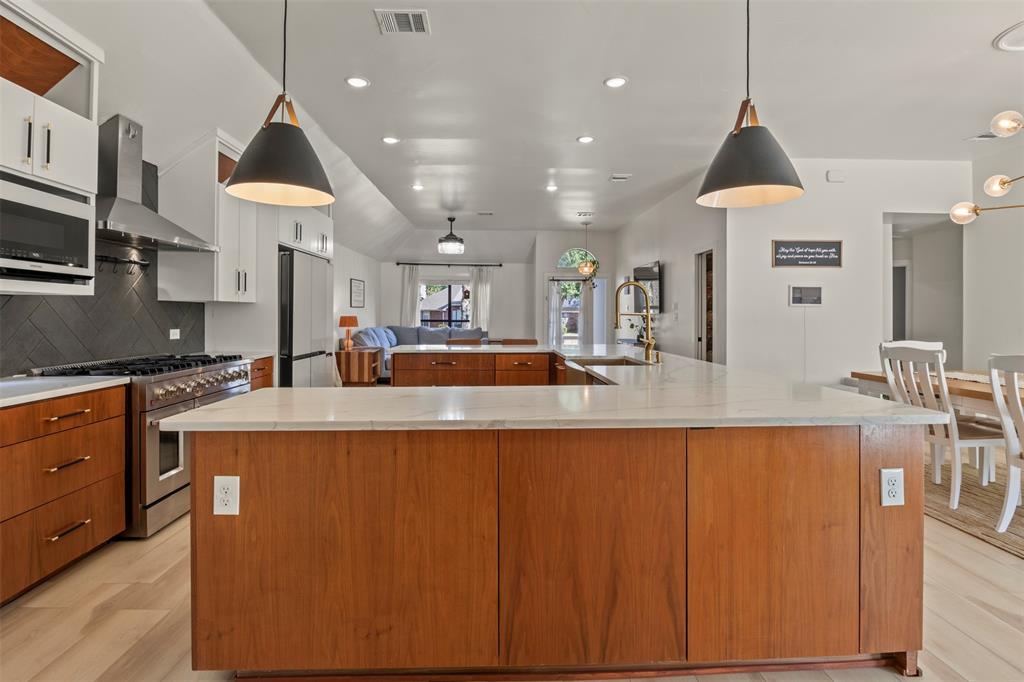 6217 Decatur Court