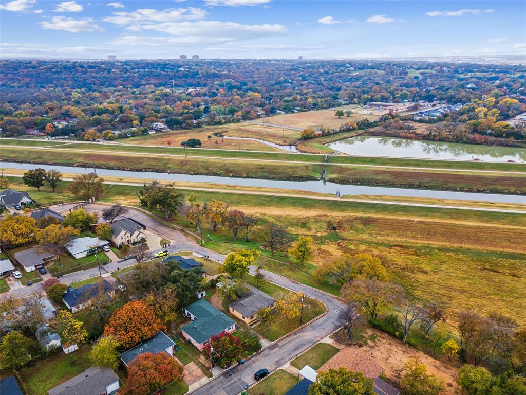 5317 Red Bud Lane