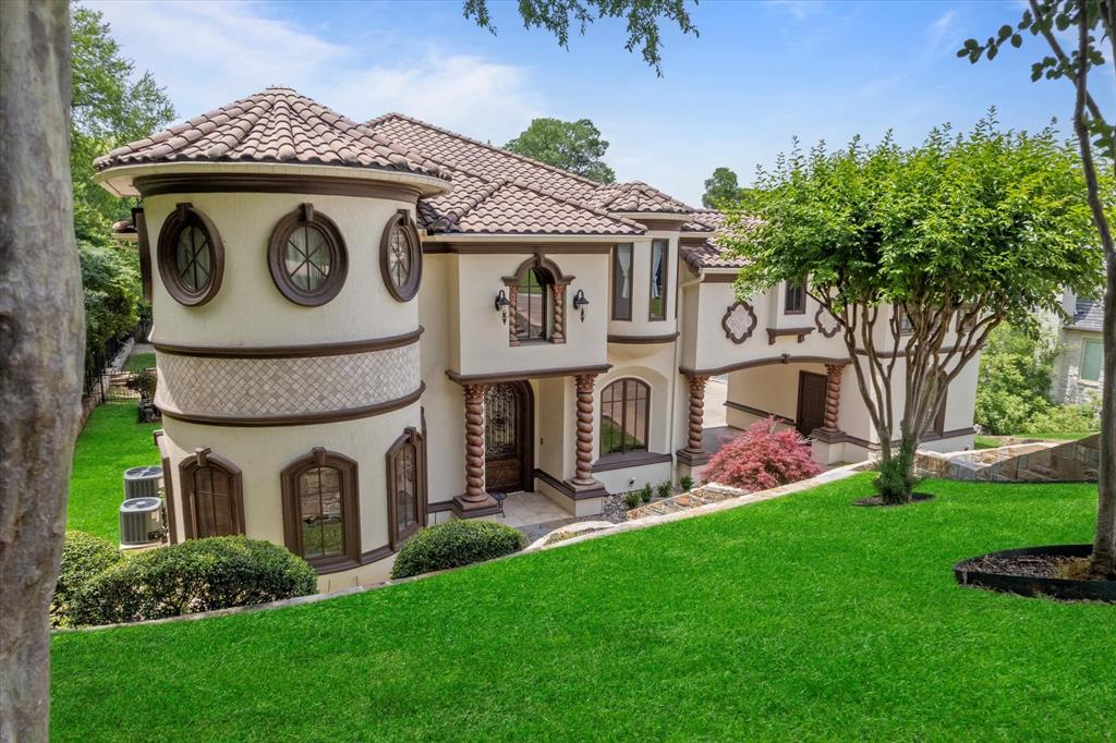 1608 Rivercrest Court
