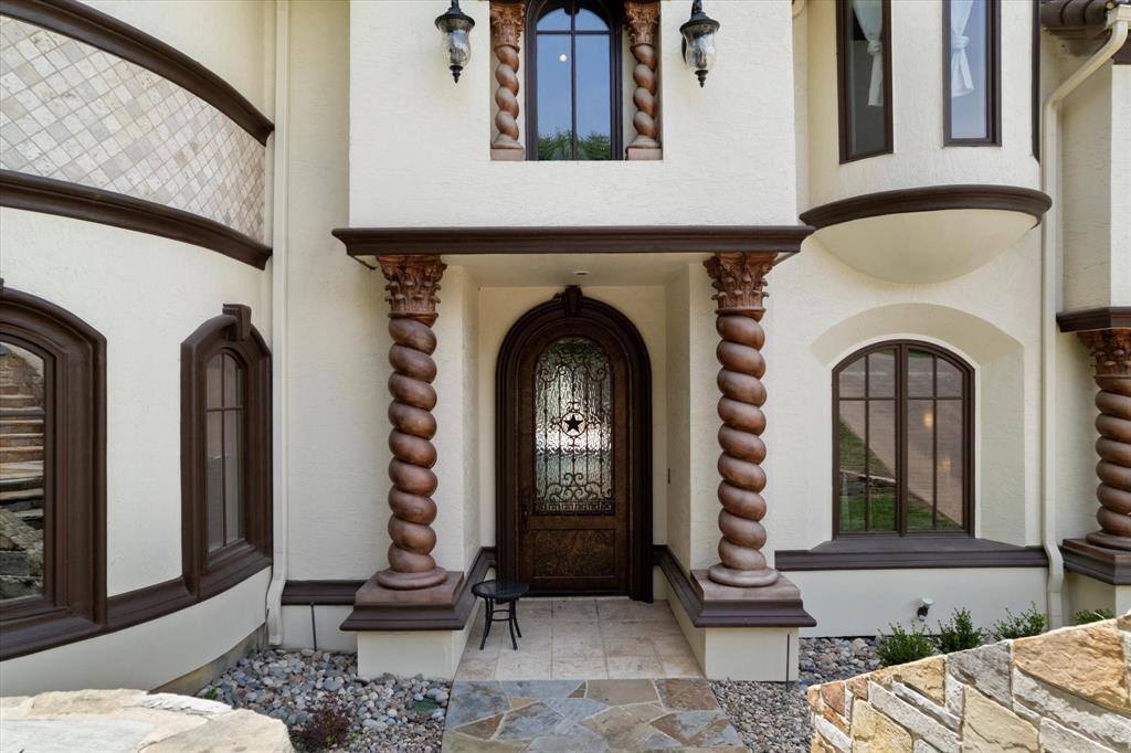 1608 Rivercrest Court