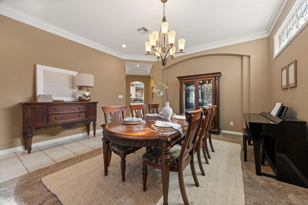 1207 hyacinth Drive