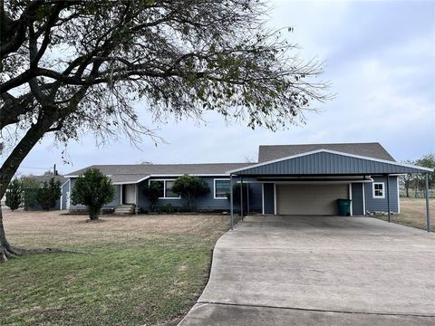 511 E 7th Street McGregor TX 76657