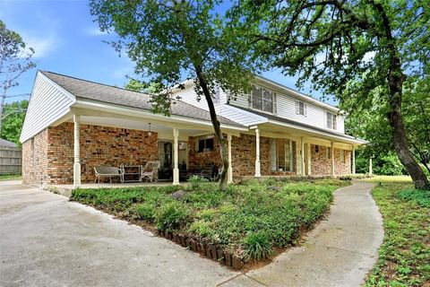 Photo of 2105 Camelot Drive, Grapevine, TX 76051 (MLS # 21269442)