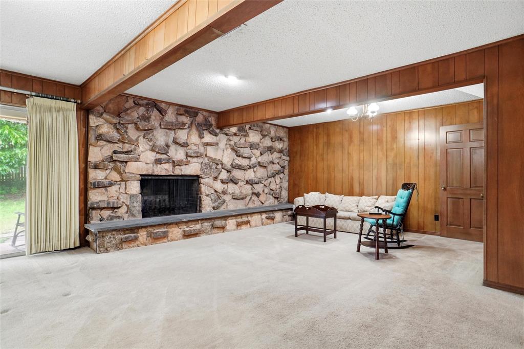 2105 Camelot Drive