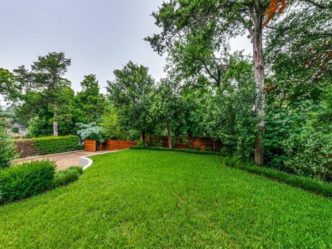 Tiny photo for 919 Knott Place, Dallas, TX 75208 (MLS # 21153592)