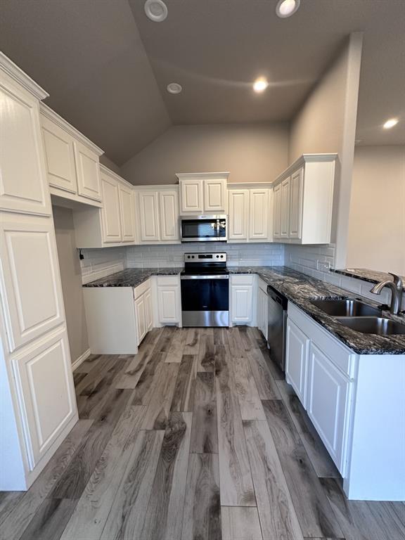 Granbury, Texas 76049, United States, 4 Bedrooms Bedrooms, ,2 BathroomsBathrooms,Residential,Active,89204