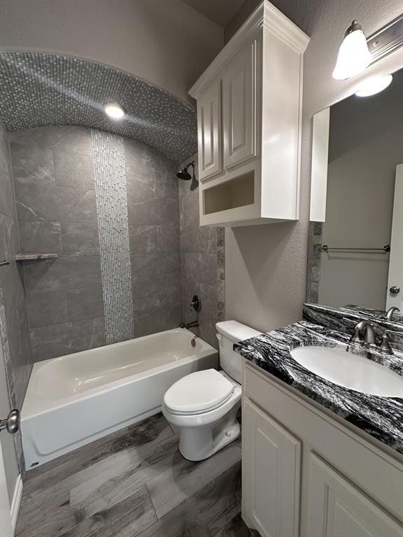 Granbury, Texas 76049, United States, 4 Bedrooms Bedrooms, ,2 BathroomsBathrooms,Residential,Active,89204