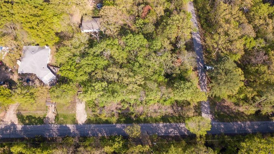 OWN YOUR OWN PIECE OF PARADISE - PARADISE BAY THAT IS! CHECK OUT THIS NEAR THE CORNER OF KAUAI TRAIL AND UTOPIA ROAD. JUST MINUTES FROM CEDAR CREEK LAKE AND A PERFECT LOCATION FOR YOUR LAKE HOME PLANS. SELLER HAS AN ADJACENT LOT FOR SALE IF YOU WOULD LIKE TO BUY BOTH. SEE 1366 UTOPIA ROAD IN MLS FOR MORE DETAILS. MALAKOFF ISD. SEE PRIVATE REMARKS AND TRANSACTION DESK FOR INFORMATION ON RESTRICTIONS AND POA. POA COMMON AREAS INCLUDE PARK AND BOAT RAMP