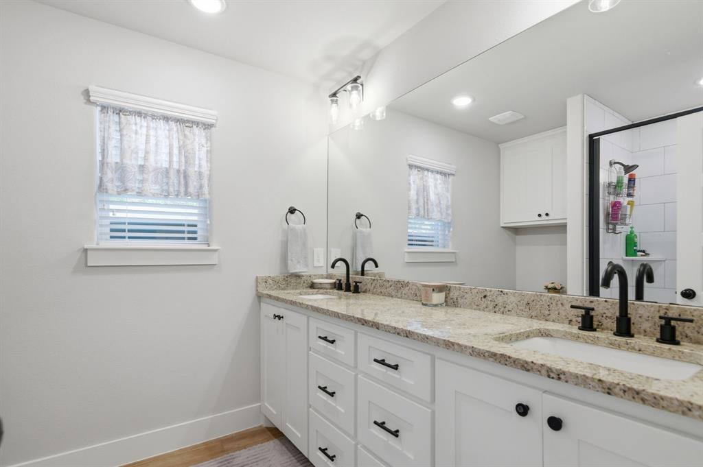 Monarch Villas - Residential