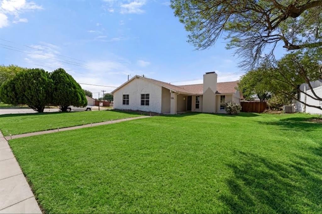 1714 Baylor Drive S