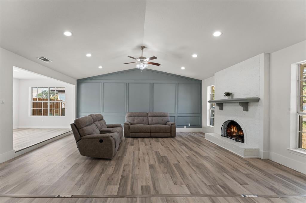 1714 Baylor Drive S
